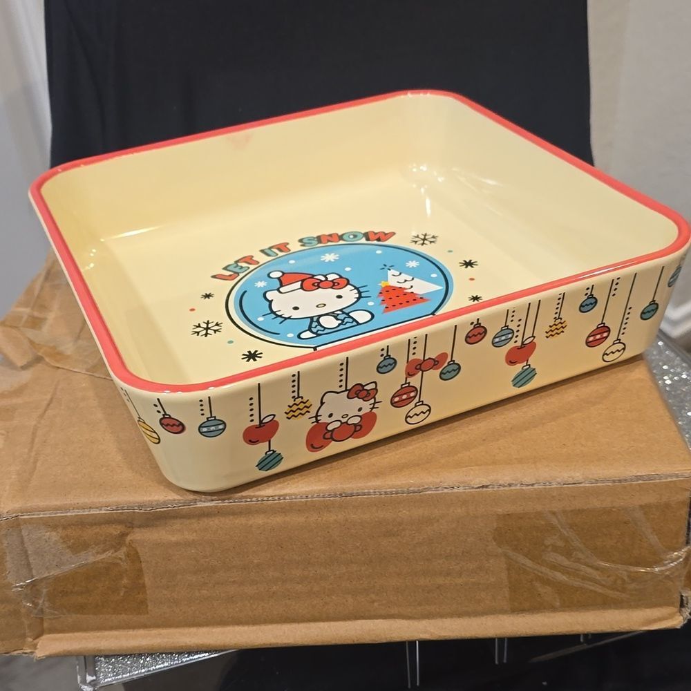 Hello Kitty Let It Snow Rectangular Baking Dish - Picture 5 of 5